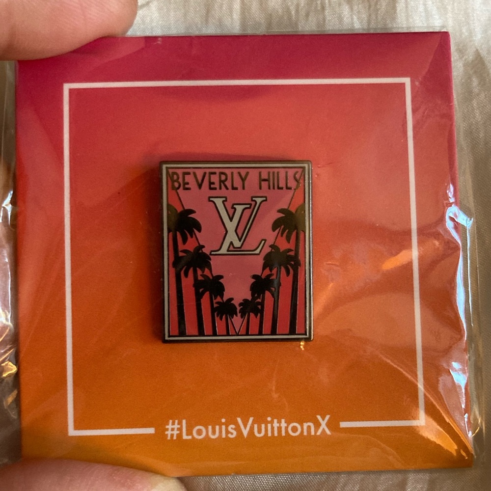 Louis Vuitton Beverly Hills pin
